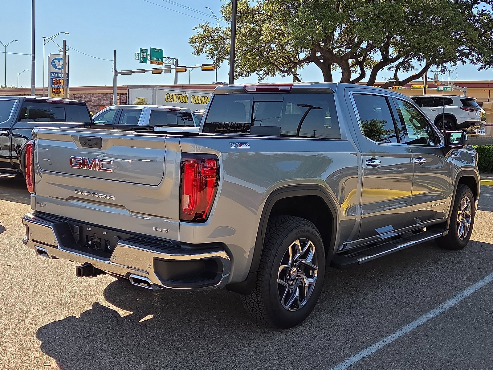 New 2026 GMC Sierra 1500 SLT AWD/4WD image 4