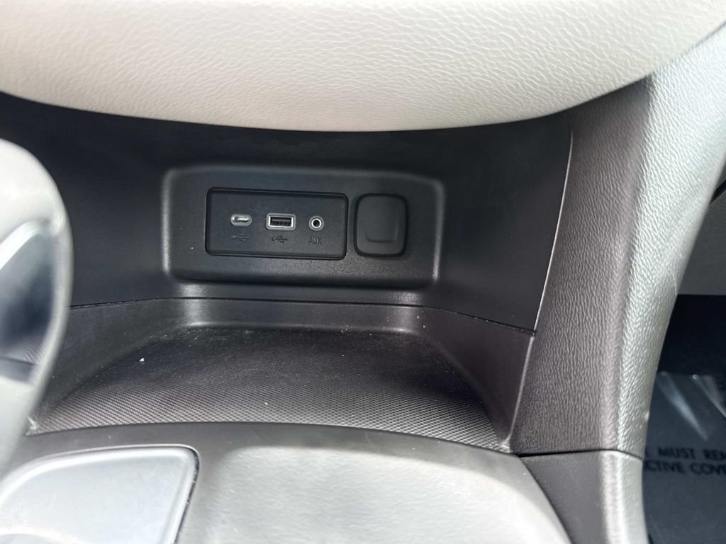 Used 2020 Chevrolet Equinox LS FWD image 31