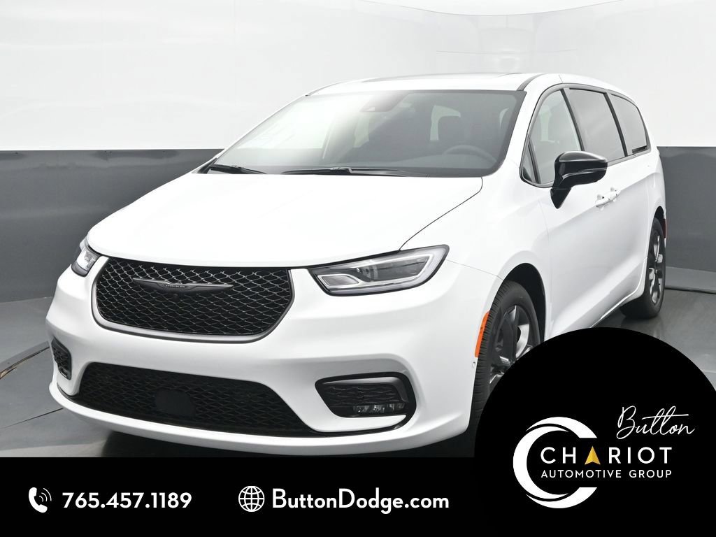 New 2026 Chrysler Pacifica Select