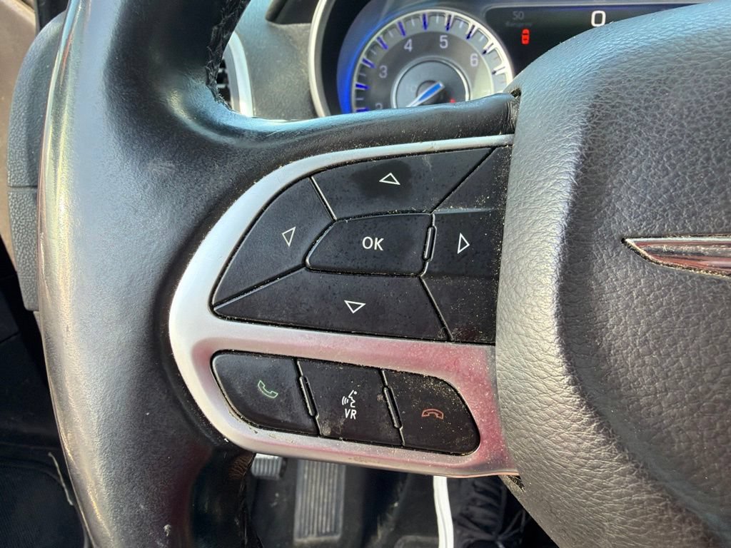 Used 2018 Chrysler 300 Touring w/ Chrome Appearance Package RWD image 11