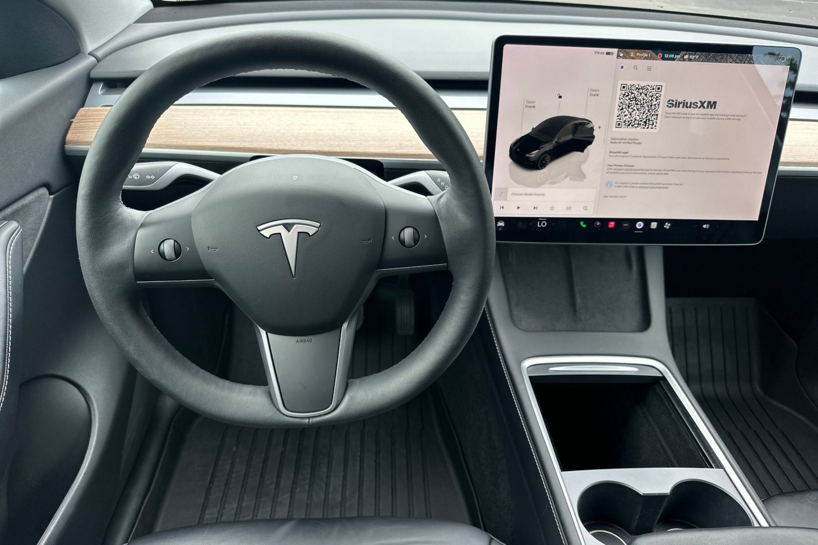Used 2022 Tesla Model Y Long Range AWD/4WD image 18