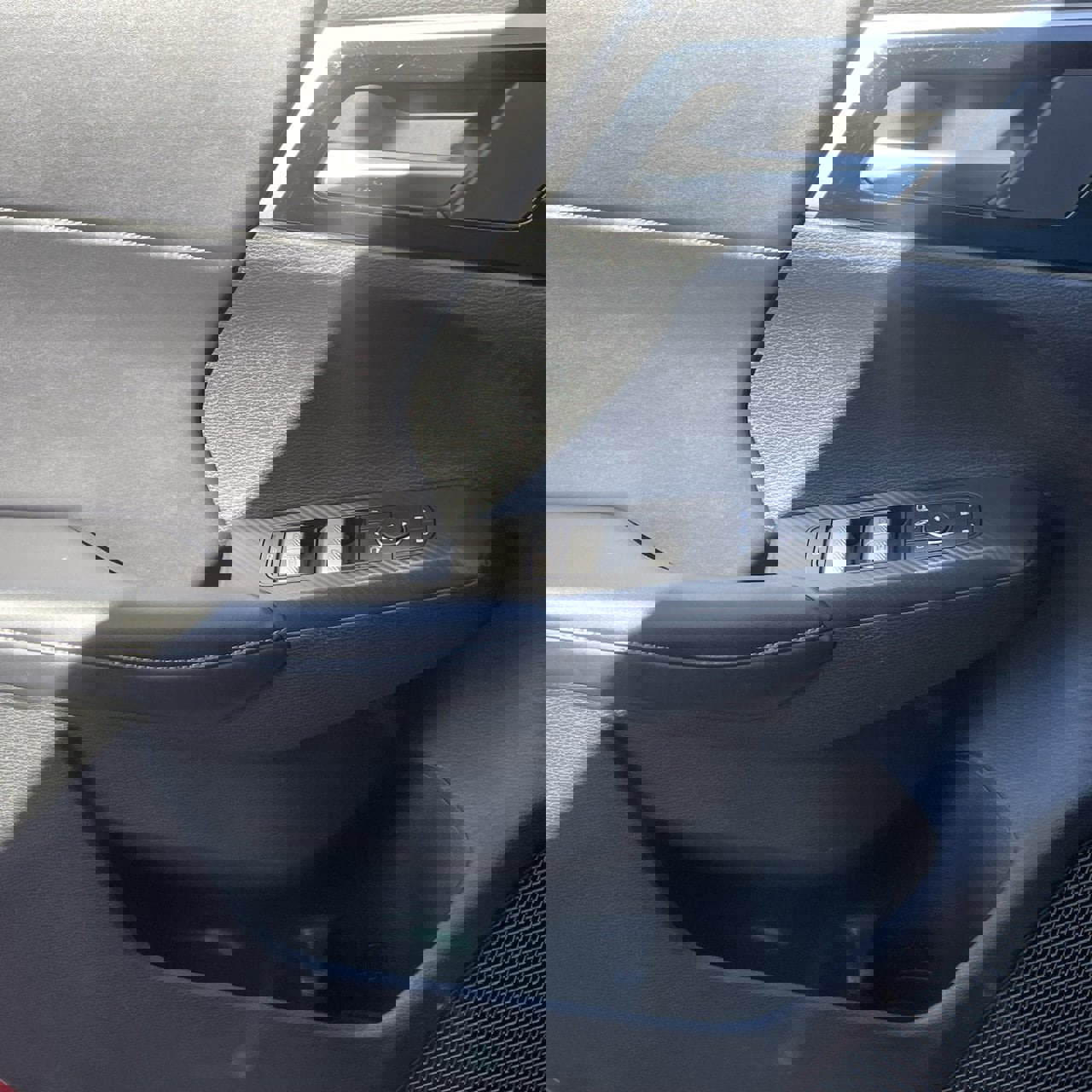 Used 2024 Mitsubishi Outlander SE image 19