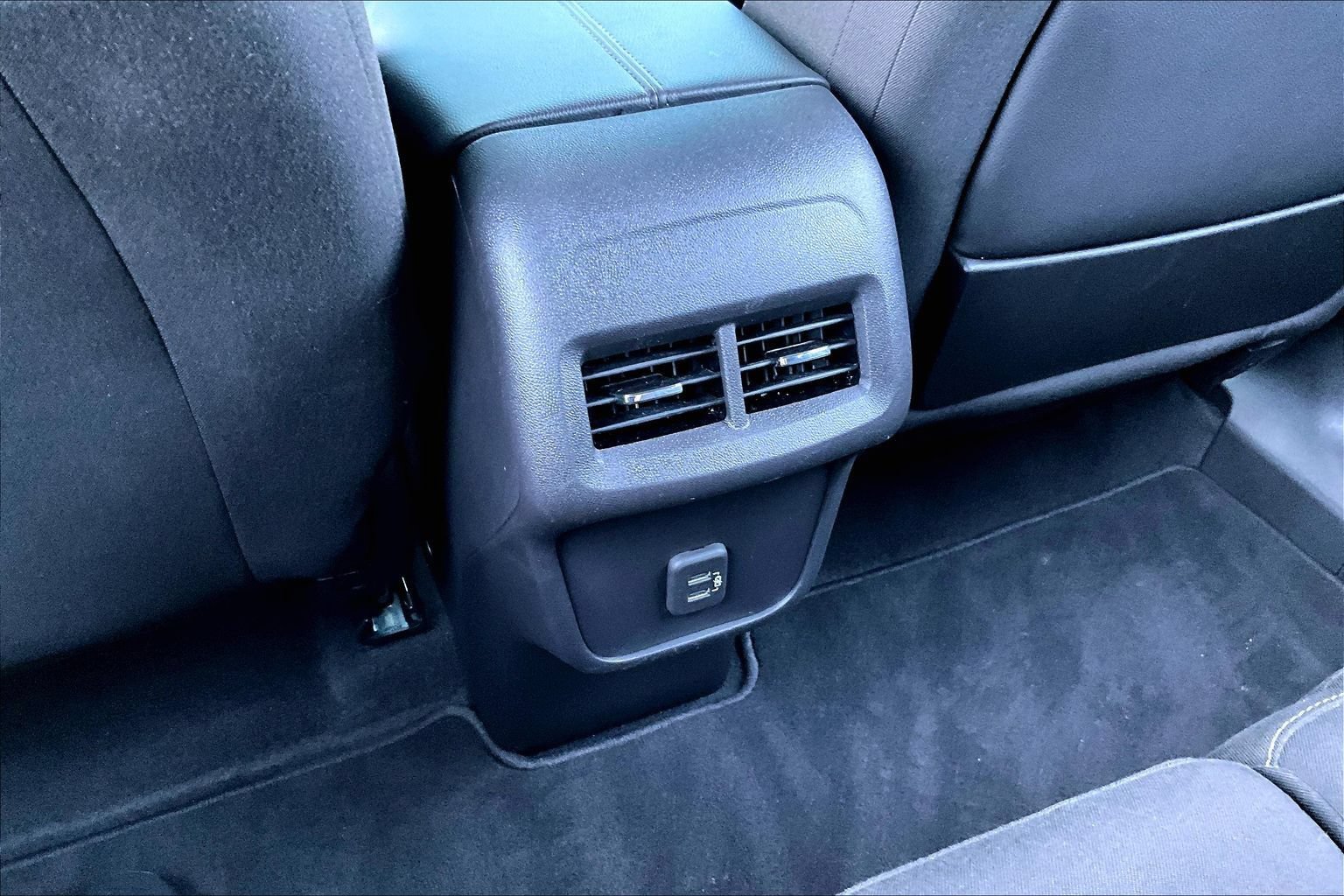 Used 2024 GMC Terrain SLE w/ Elevation Edition FWD image 24