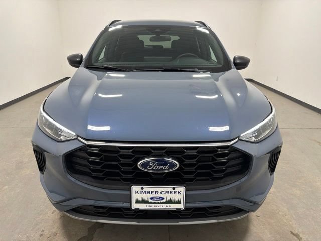 Used 2024 Ford Escape ST-Line w/ Tech Pack #1 AWD/4WD image 2