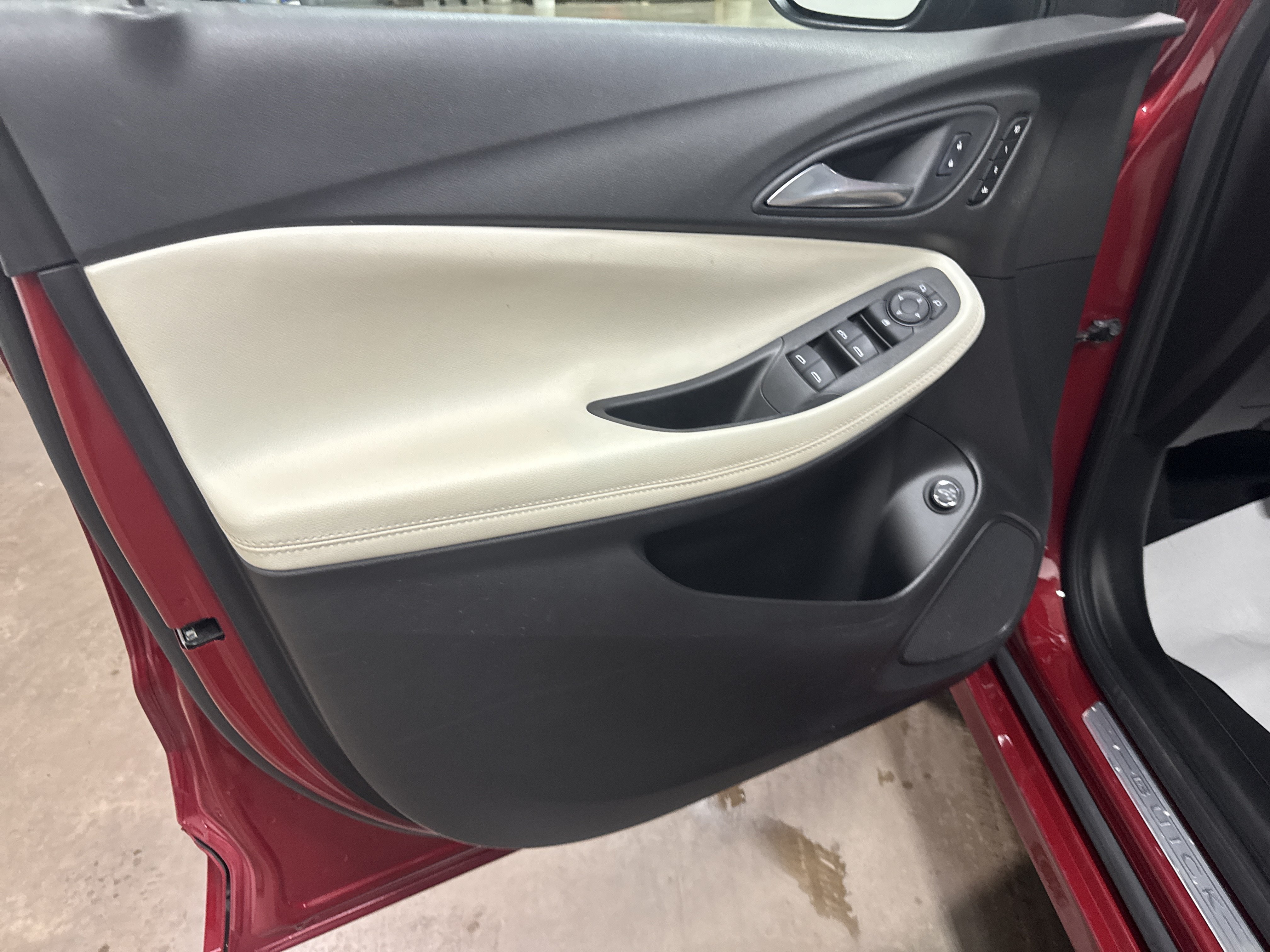 Used 2021 Buick Encore GX Essence w/ Advanced Technology Package AWD/4WD image 19