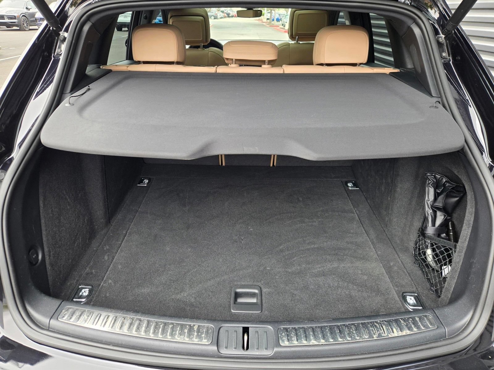 Certified 2024 Porsche Macan S AWD/4WD image 28