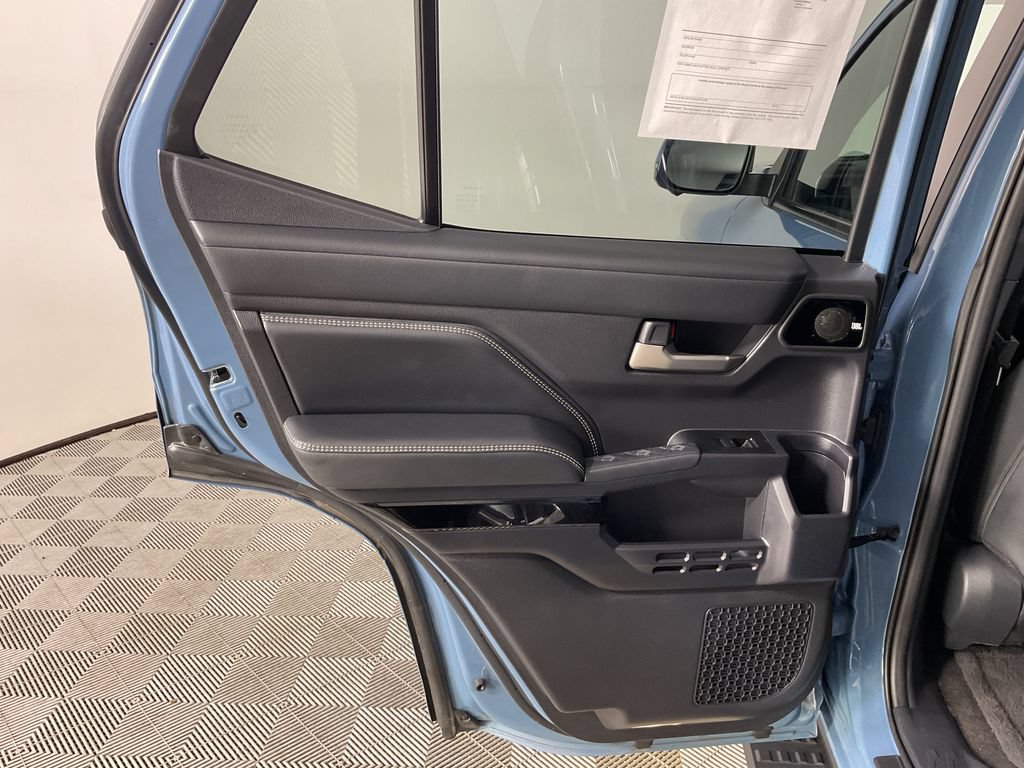 Used 2025 Toyota 4Runner Limited AWD/4WD image 19