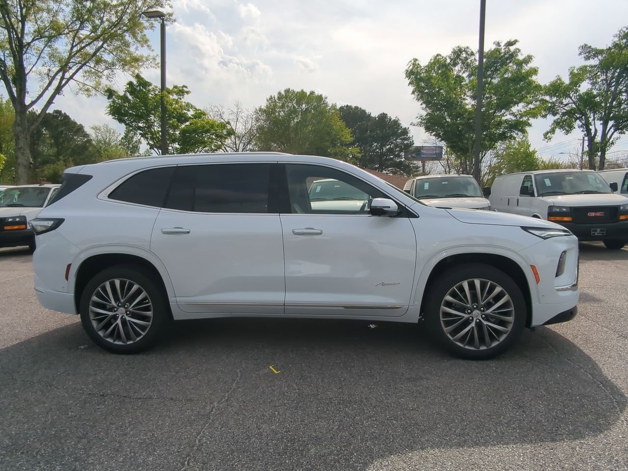 New 2026 Buick Enclave Avenir w/ Super Cruise Package AWD/4WD image 9