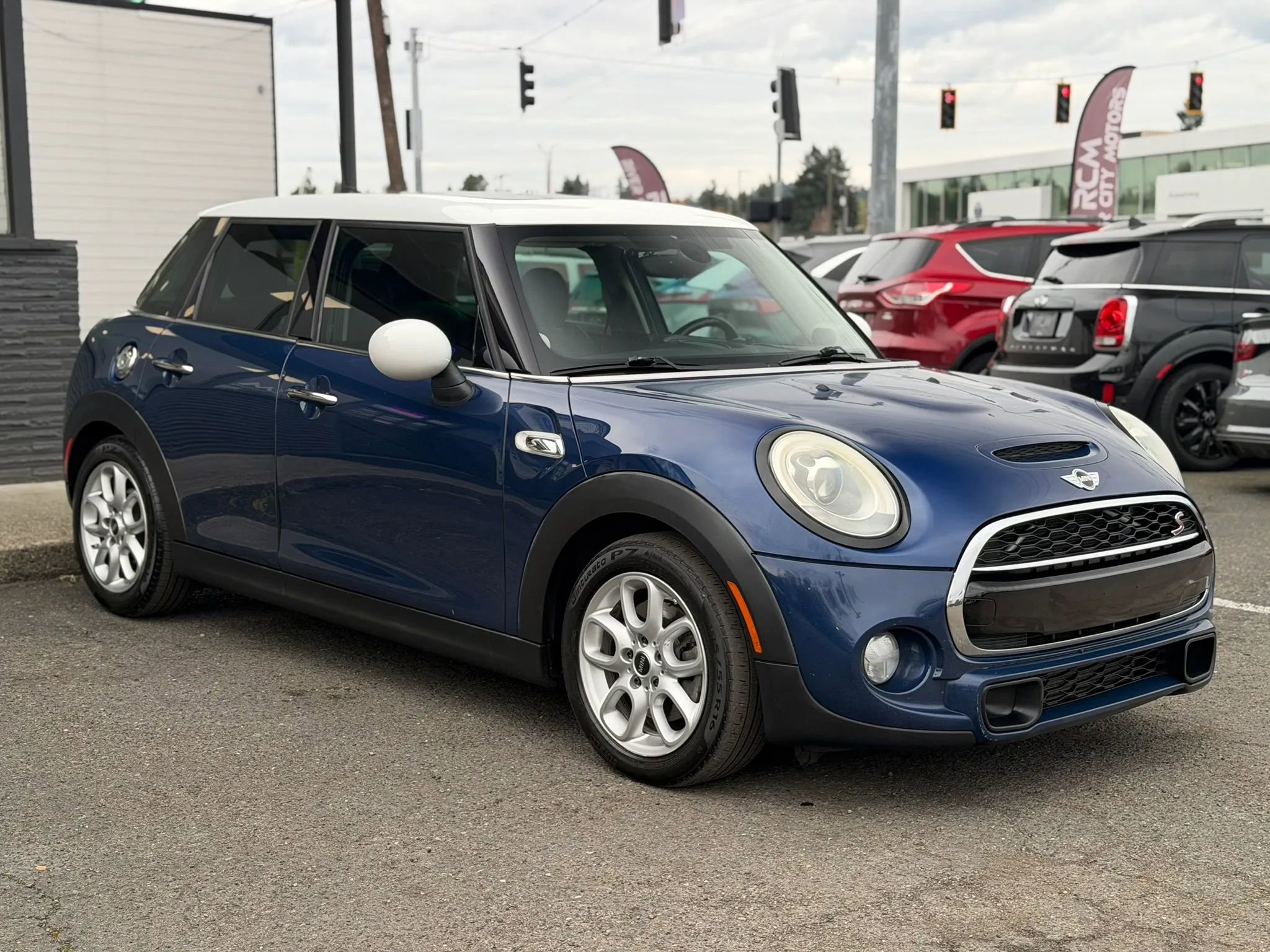 Used 2015 MINI Cooper S image 3