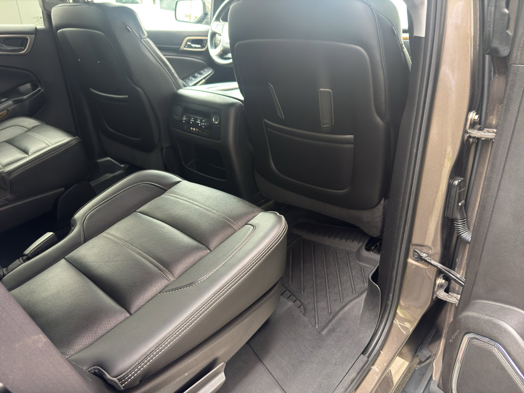 Used 2016 GMC Yukon Denali w/ Open Road Package image 18