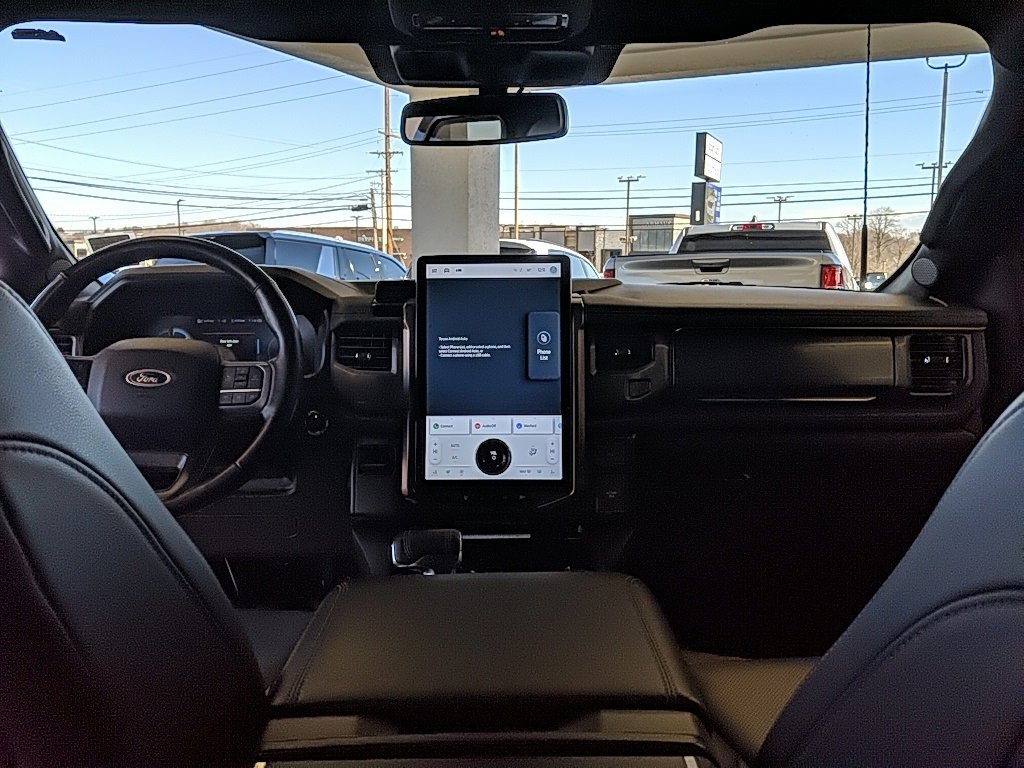 Used 2022 Ford F150 Lightning Lariat image 14