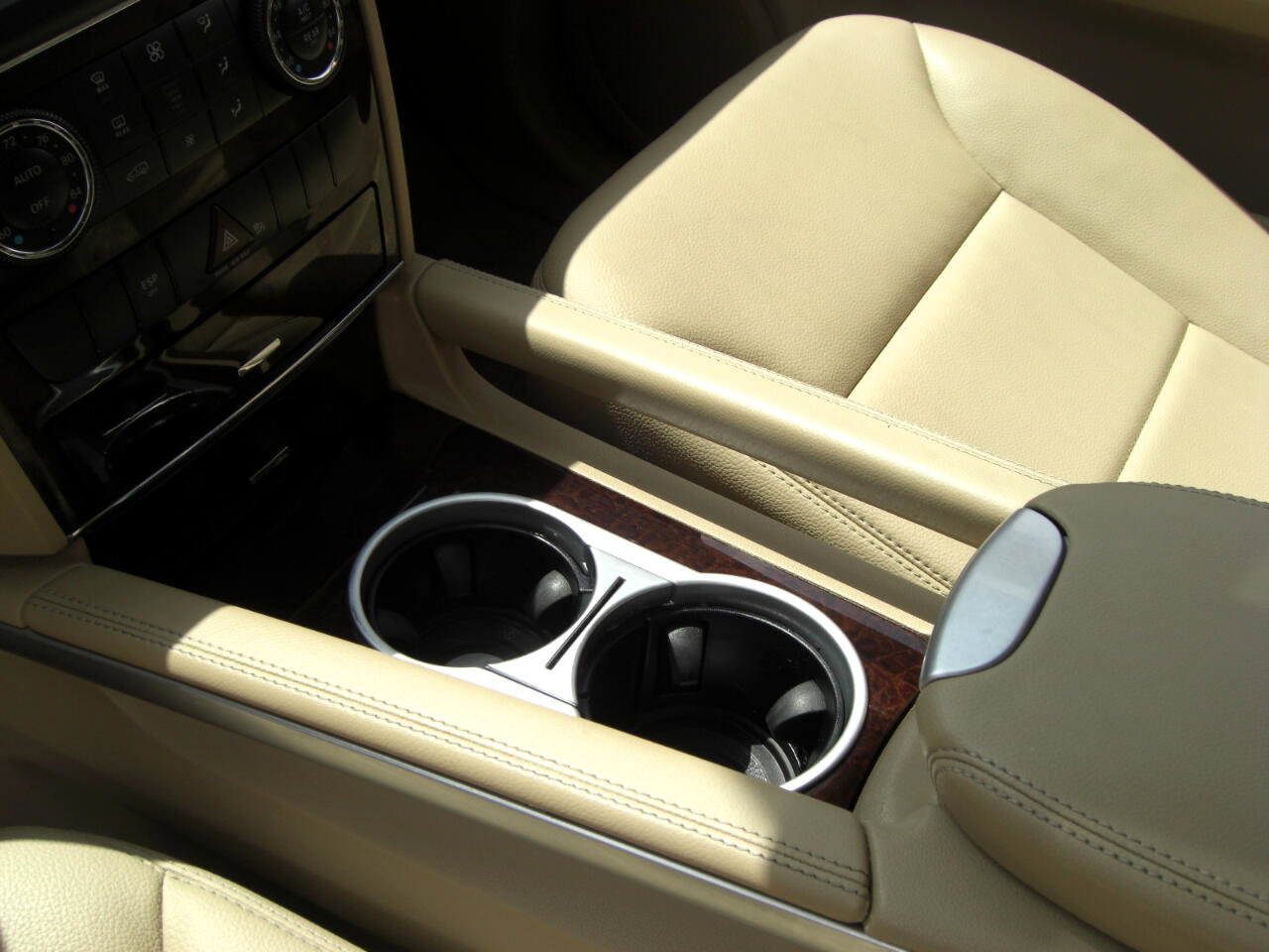 Used 2011 Mercedes-Benz ML 350 2WD image 10