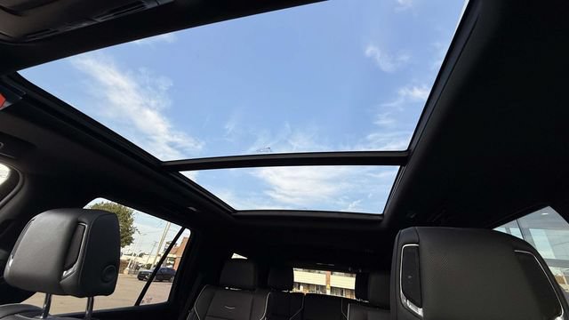 Used 2022 Cadillac Escalade Premium Luxury AWD/4WD image 84