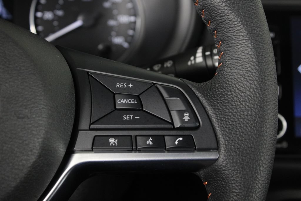 Certified 2024 Nissan Kicks SR FWD image 25