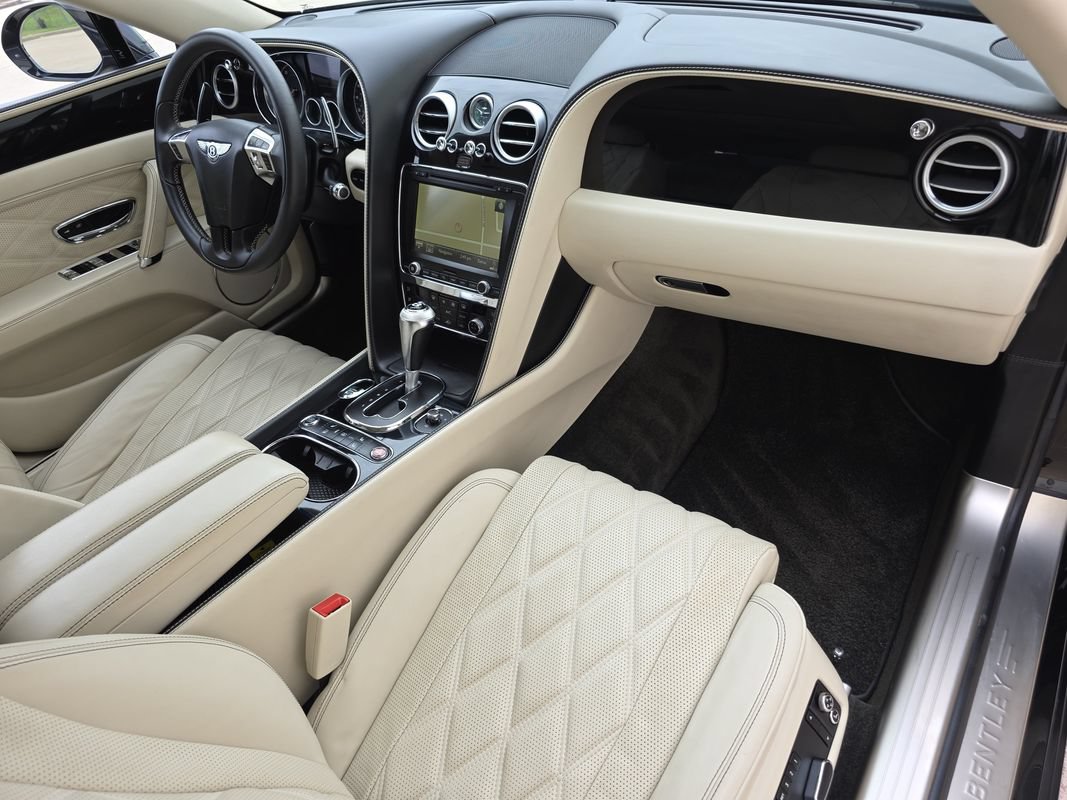 Used 2016 Bentley Flying Spur V8 AWD/4WD image 21