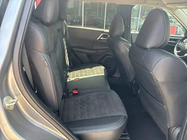 Used 2024 Mitsubishi Outlander SE FWD image 9