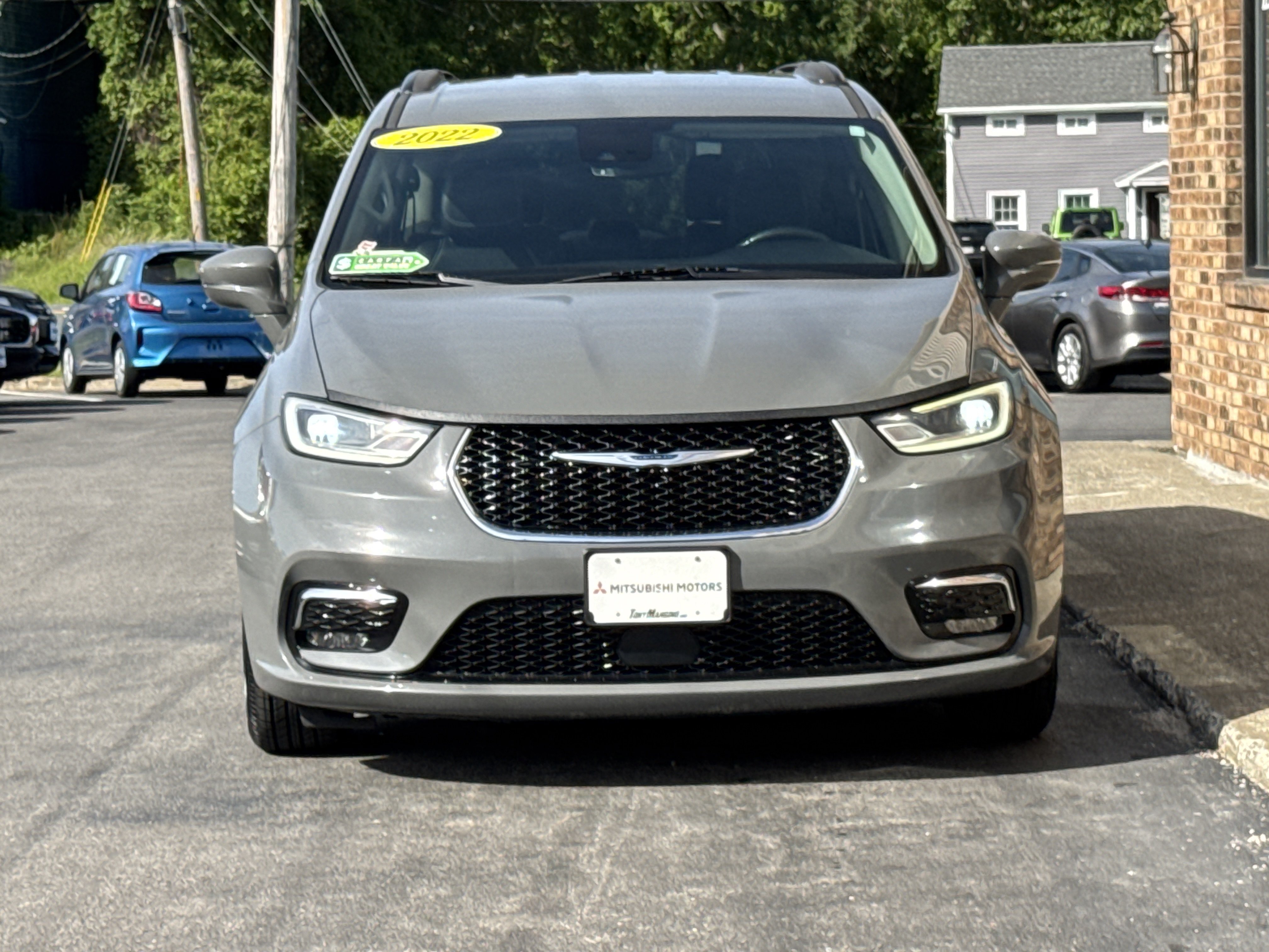 Used 2022 Chrysler Pacifica Touring-L FWD image 8