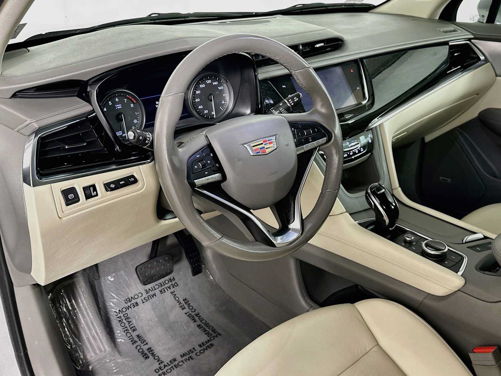 Used 2020 Cadillac XT6 Premium Luxury FWD image 9