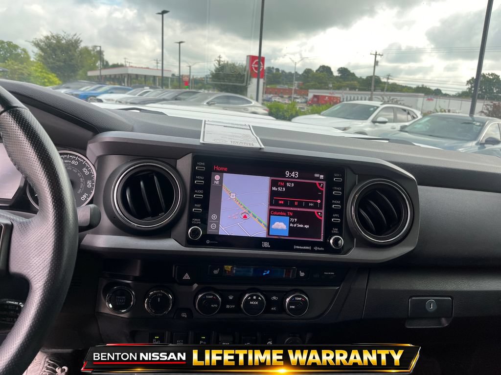 Used 2020 Toyota Tacoma TRD Sport w/ TRD Premium Sport Package AWD/4WD image 18
