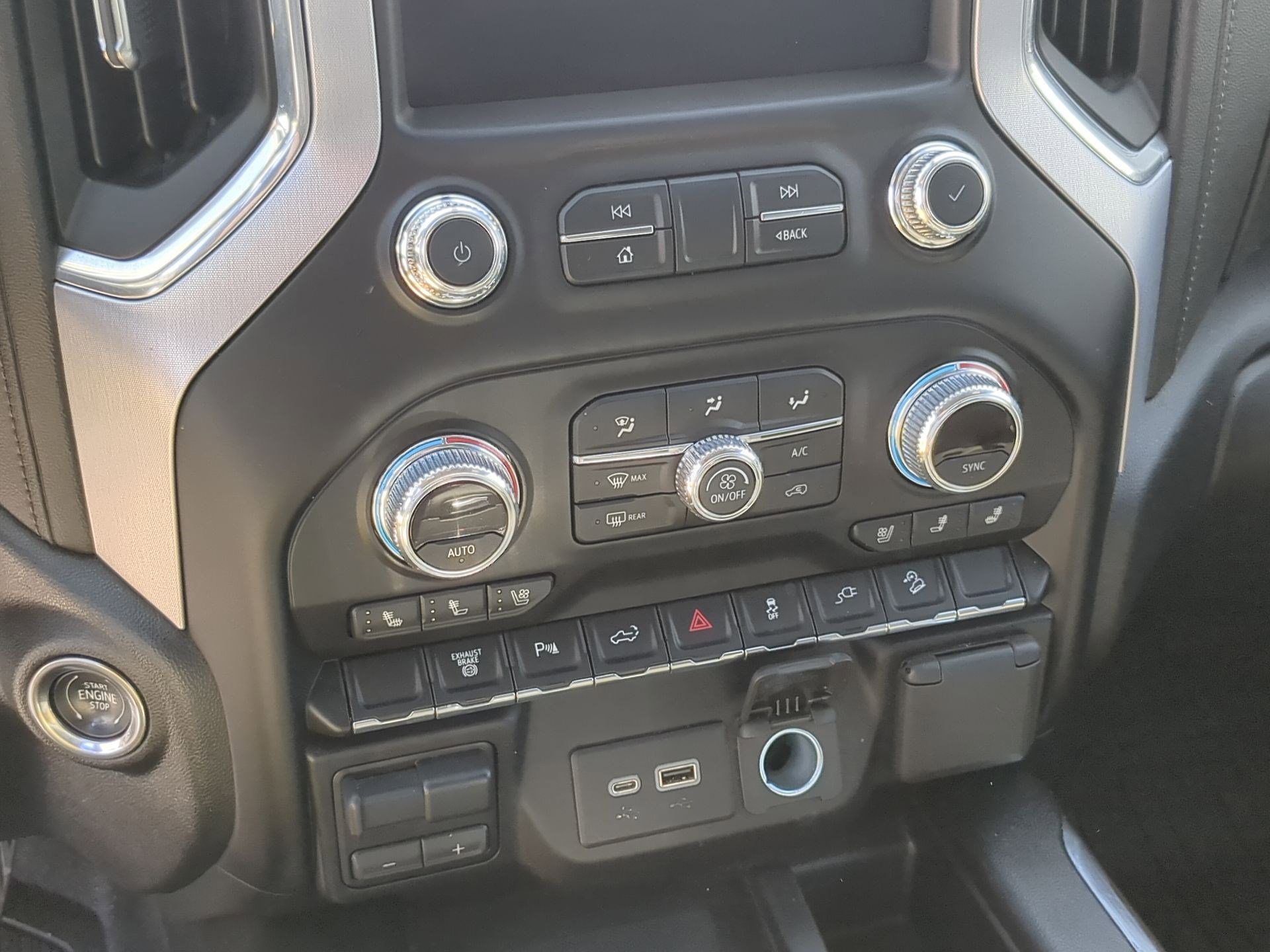 Used 2021 GMC Sierra 2500 SLT w/ SLT Premium Package image 18