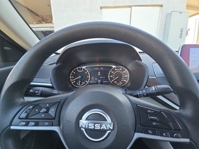 Used 2024 Nissan Altima 2.5 SV image 25