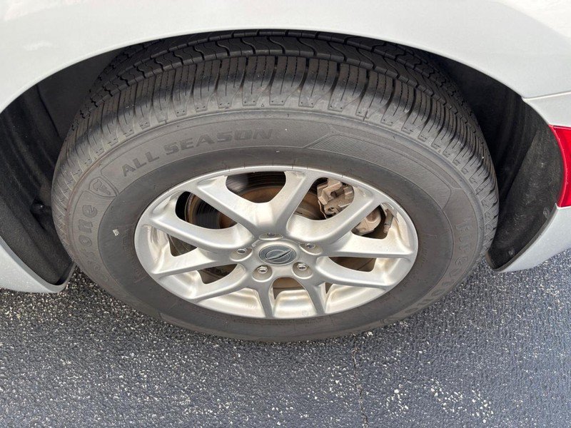 Used 2023 Chrysler Pacifica Touring-L FWD image 9