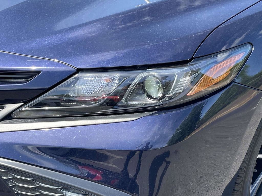 Used 2022 Toyota Camry SE w/ Convenience Package FWD image 6