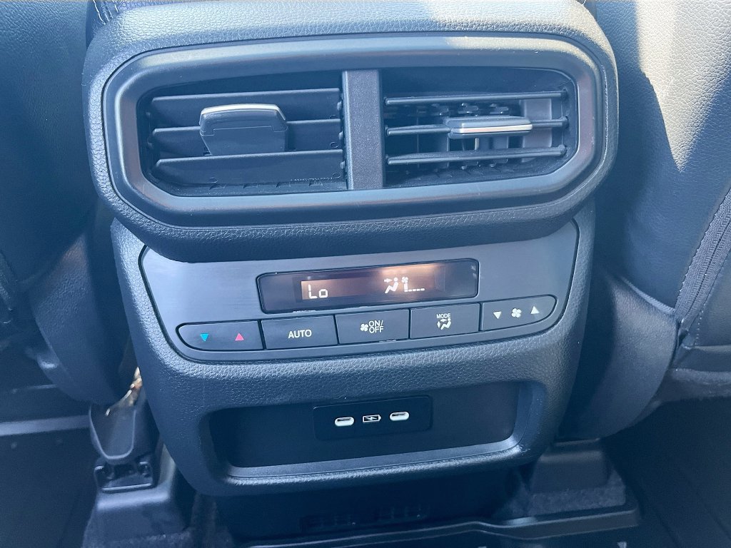 Used 2024 Honda Pilot Touring image 27