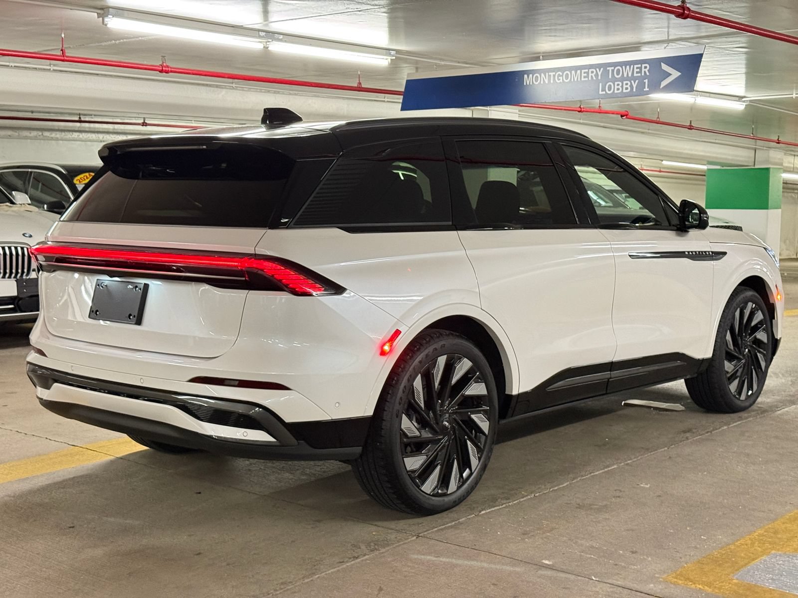 Certified 2024 Lincoln Nautilus Reserve w/ Equipment Group 203A AWD/4WD image 5