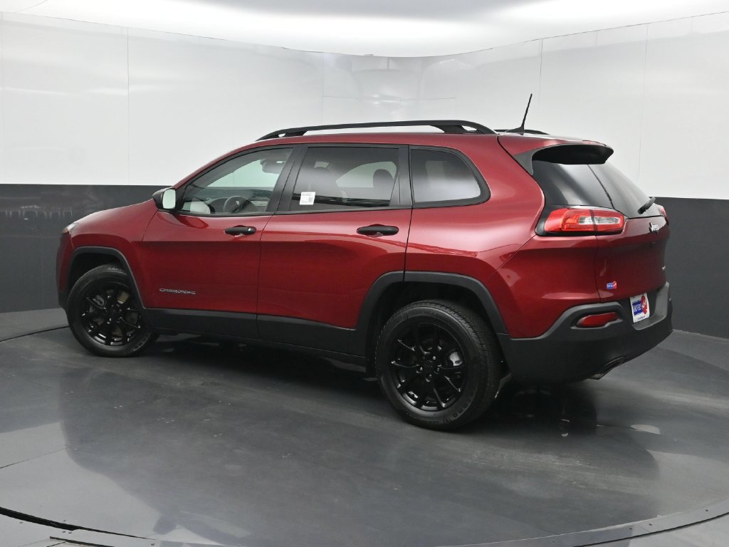 Used 2017 Jeep Cherokee Sport FWD image 18