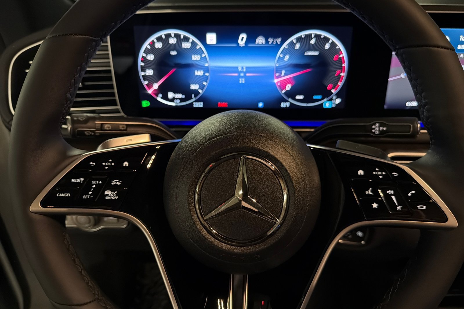 New 2026 Mercedes-Benz GLS 450 4MATIC image 23