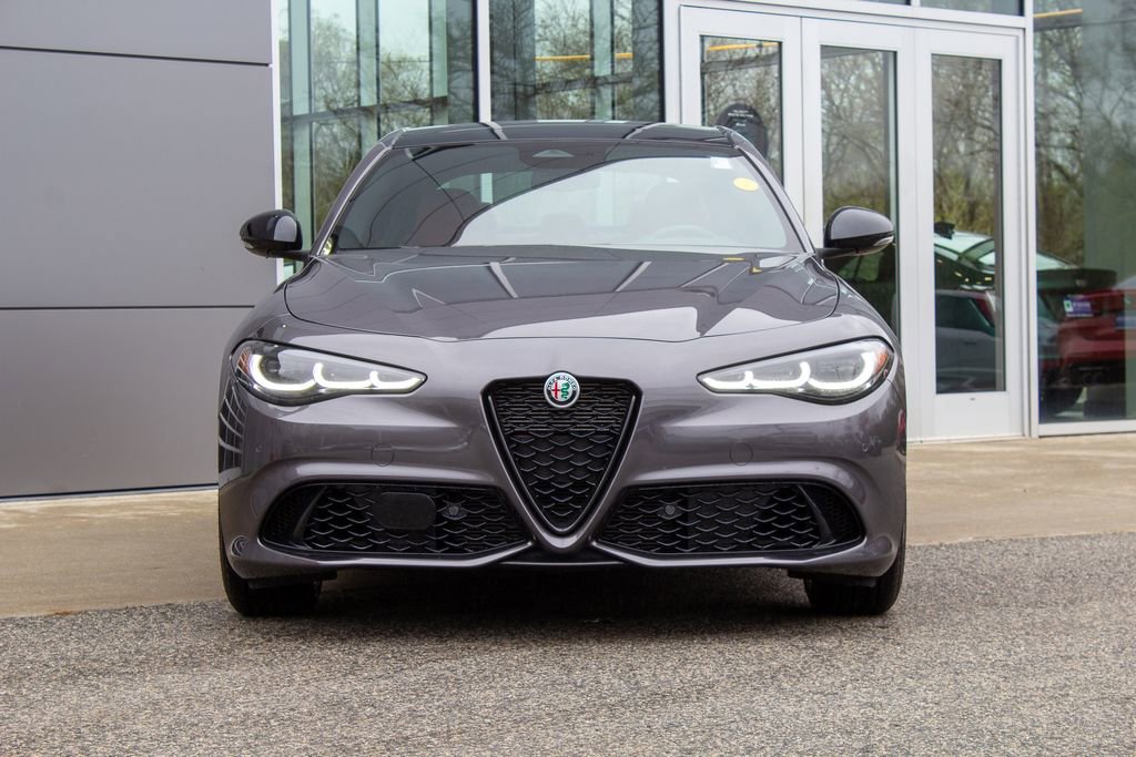 New 2025 Alfa Romeo Giulia AWD w/ Veloce Package AWD image 2