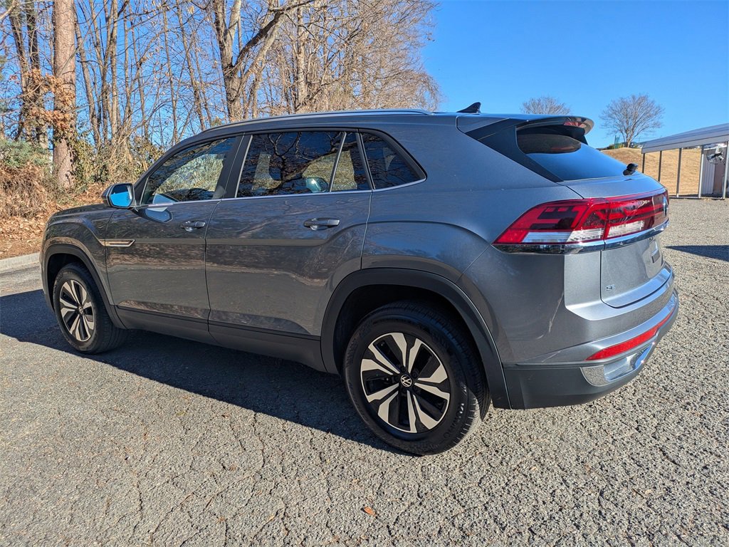 Used 2024 Volkswagen Atlas Cross Sport SE image 6