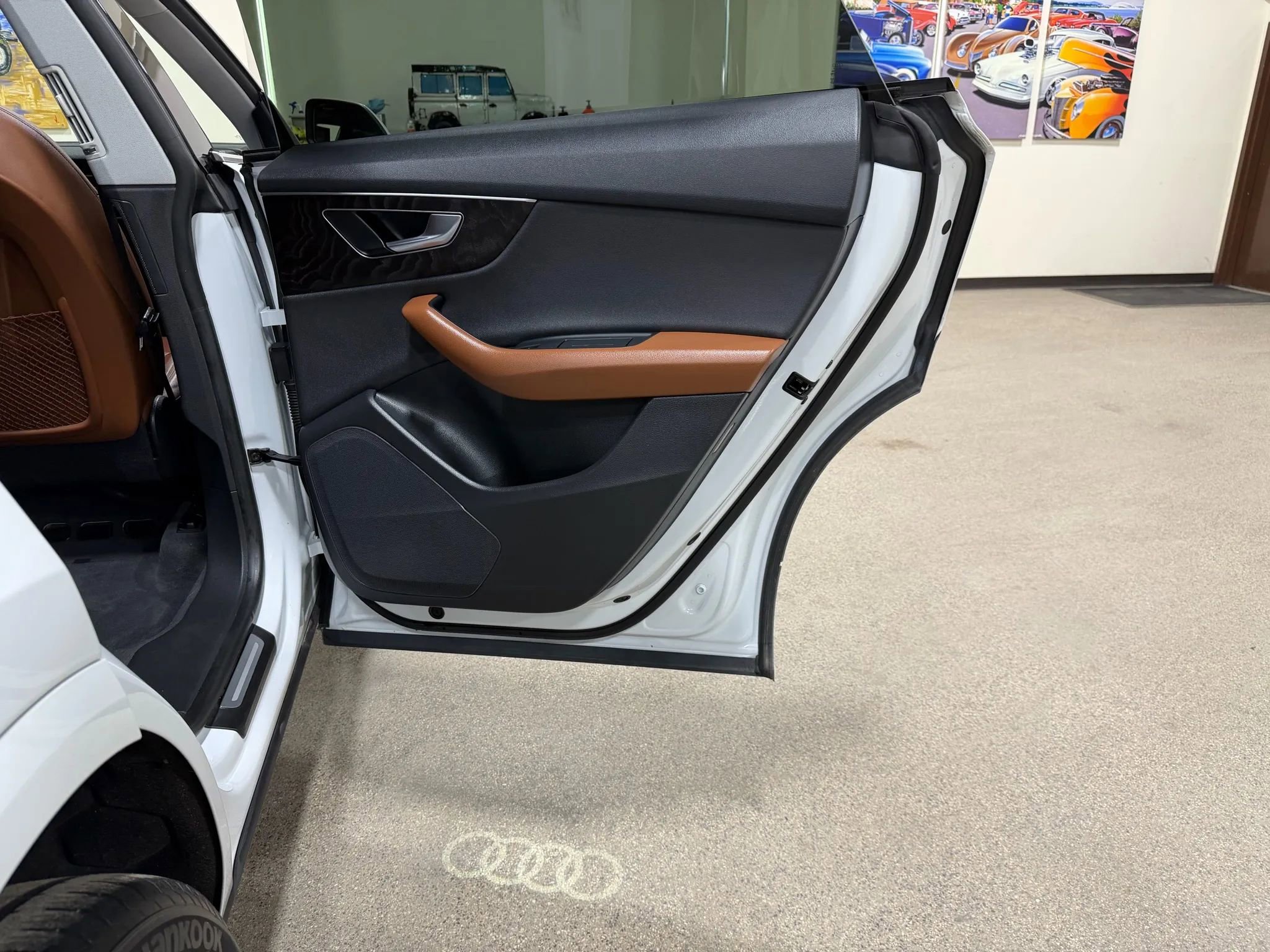 Used 2023 Audi Q8 Premium w/ Convenience Package image 27