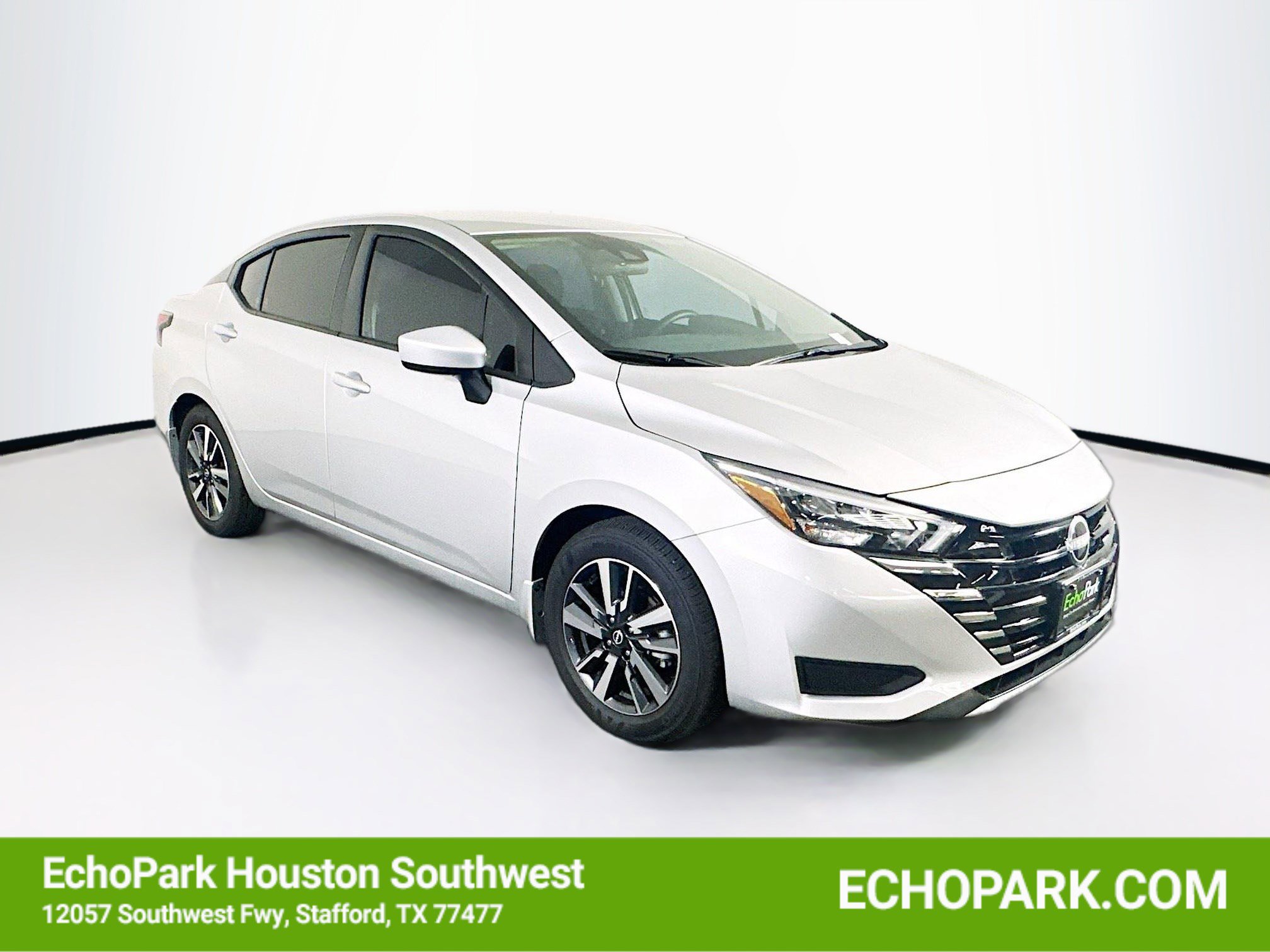 Used 2025 Nissan Versa SV w/ Trunk Package image 1