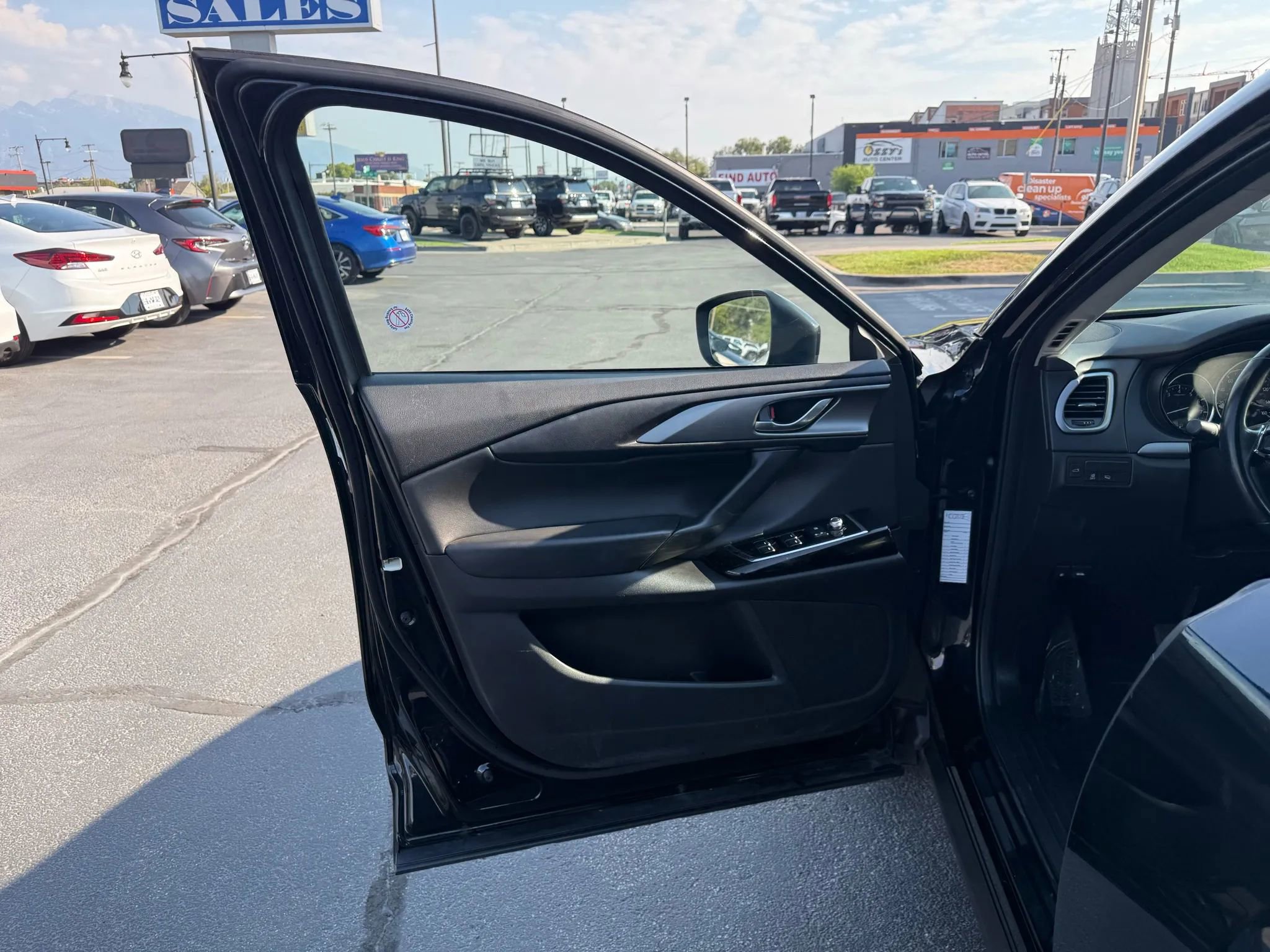 Used 2023 MAZDA CX-9 Touring image 24