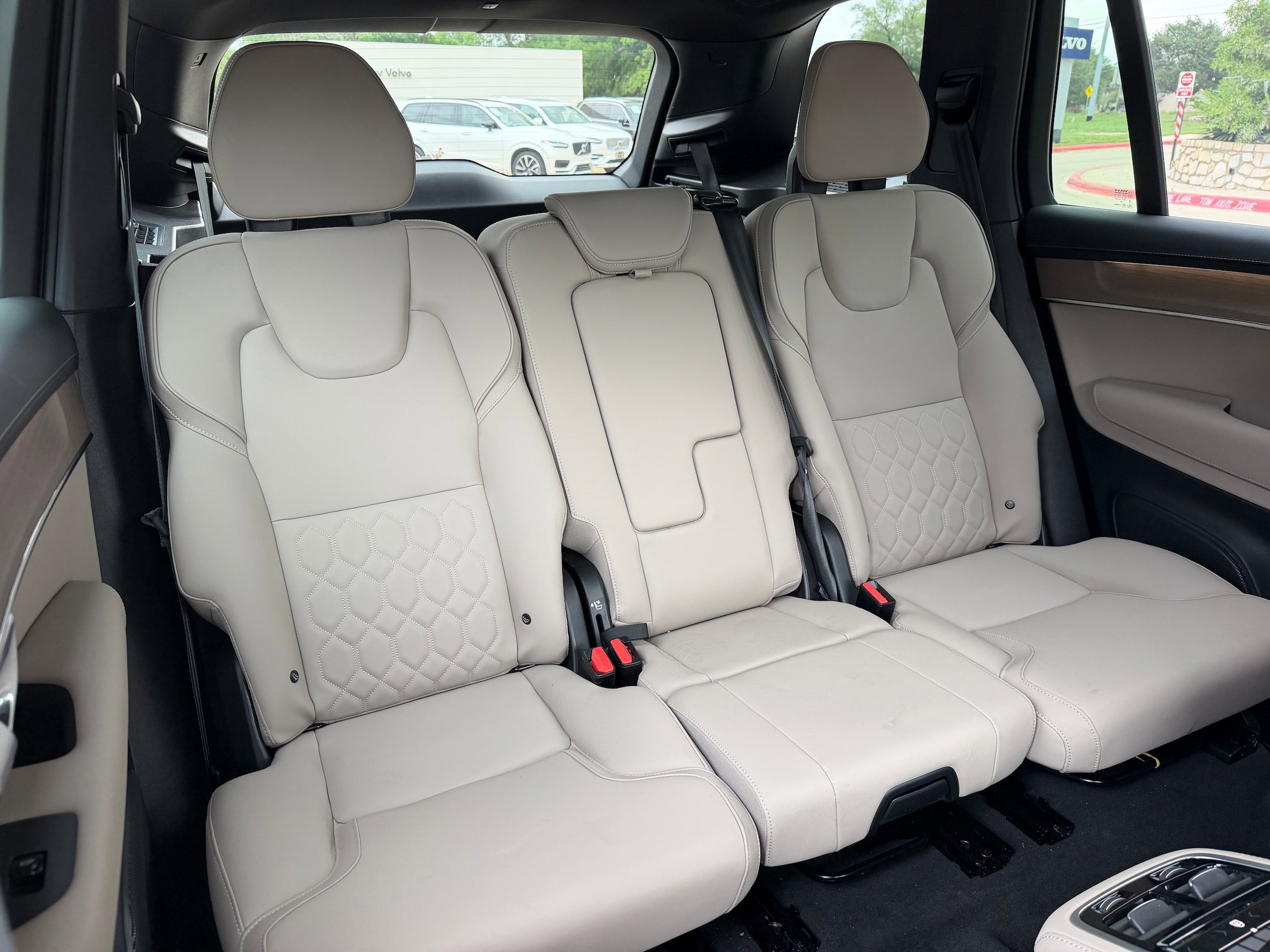 Used 2026 Volvo XC90 B6 Plus w/ Protection Package Premier AWD/4WD image 10
