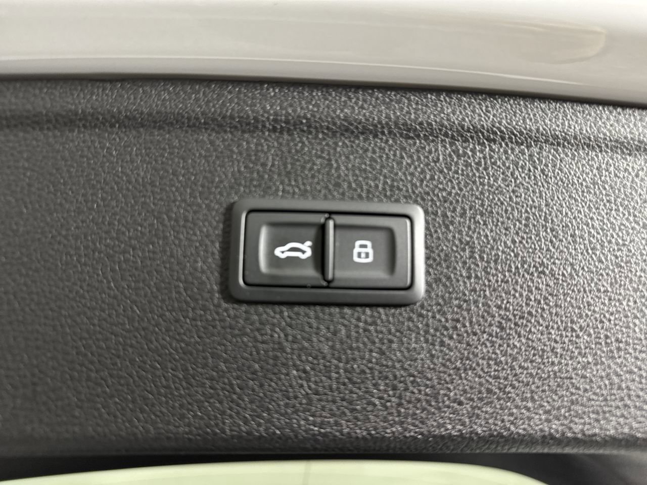 Used 2023 Audi Q5 2.0T Premium w/ Convenience Package image 36