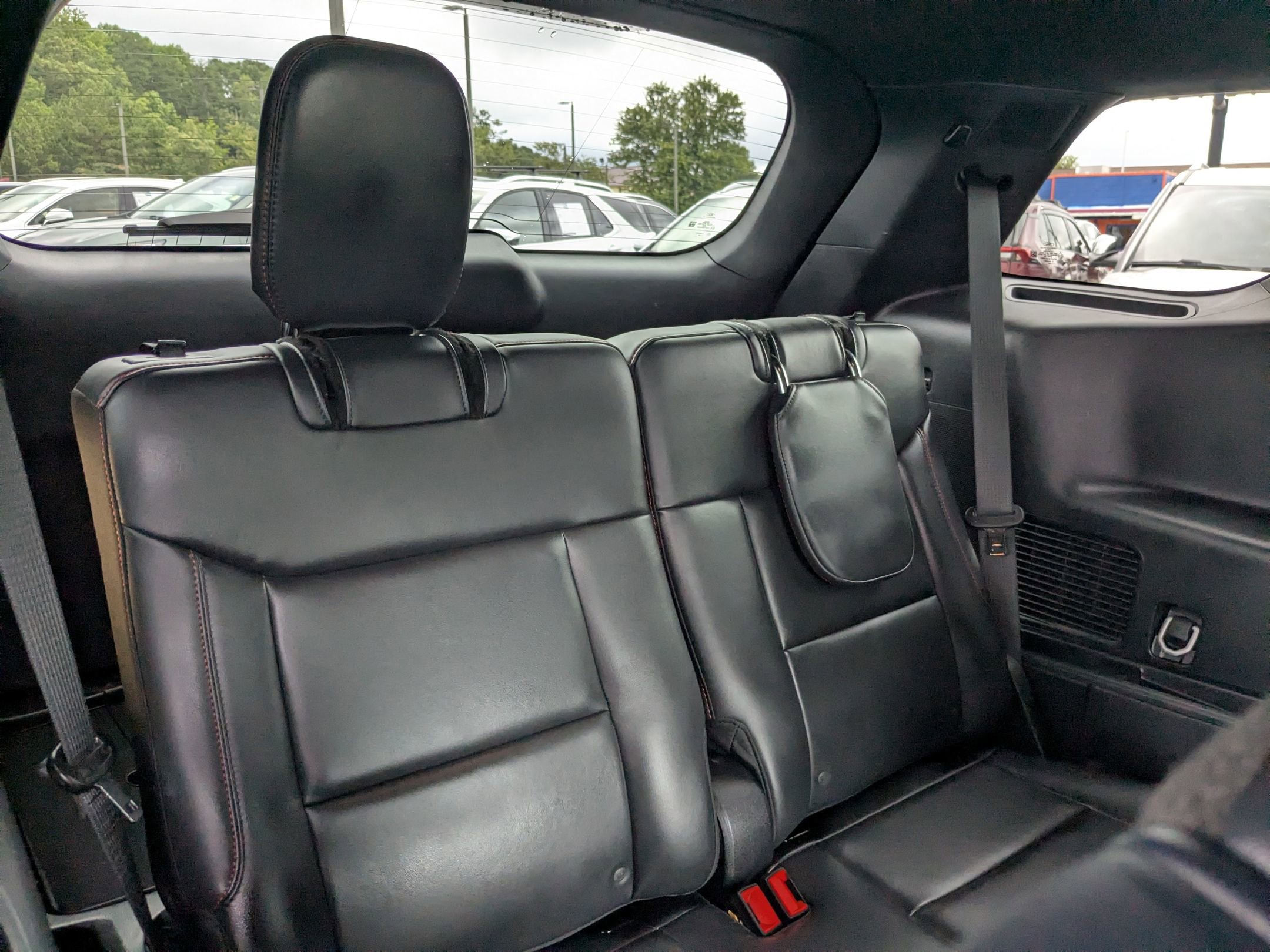 Used 2025 Ford Explorer ST image 27
