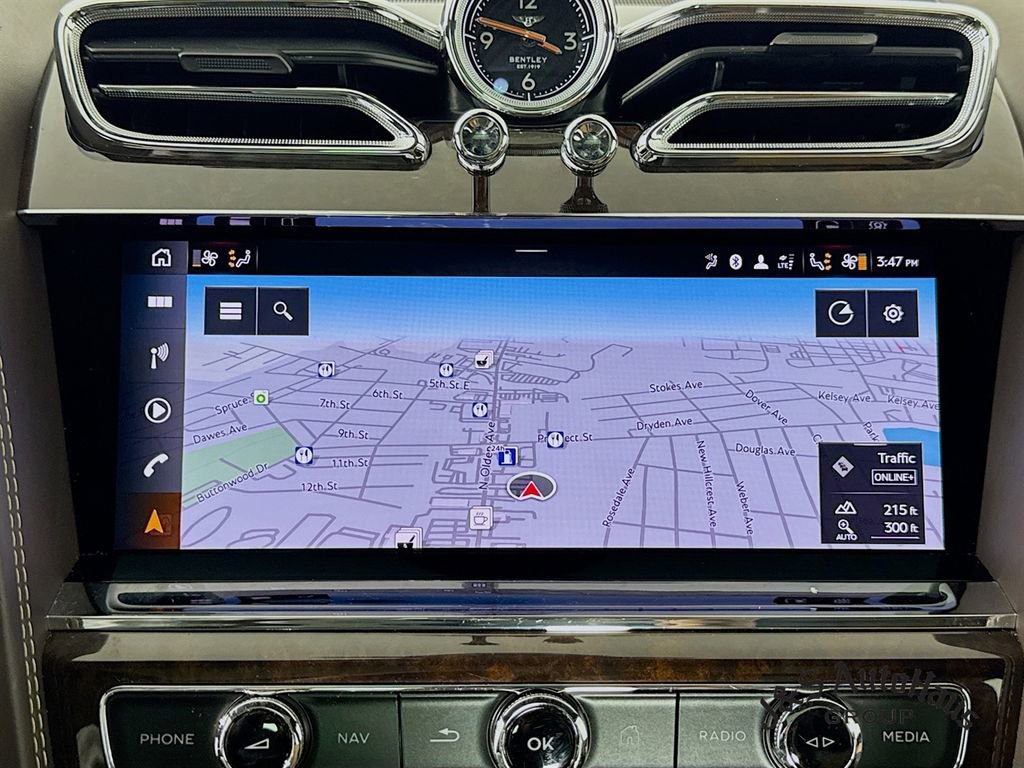 Used 2021 Bentley Bentayga AWD/4WD image 19