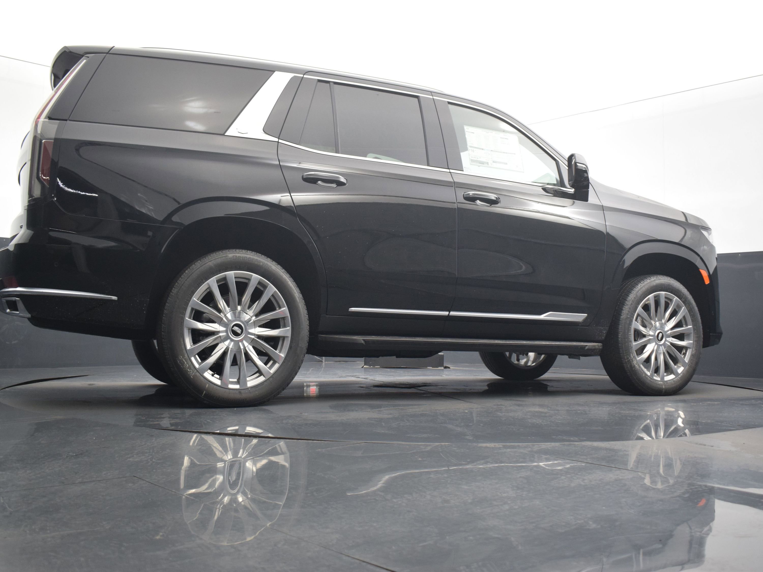 Used 2024 Cadillac Escalade Premium Luxury image 19