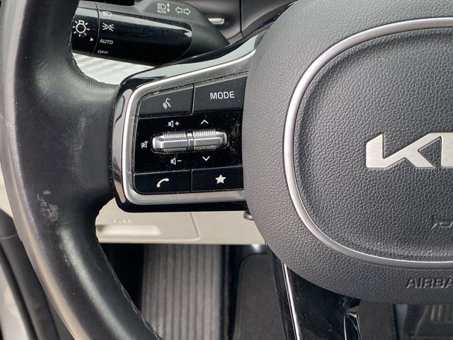 Used 2023 Kia Carnival LX image 37