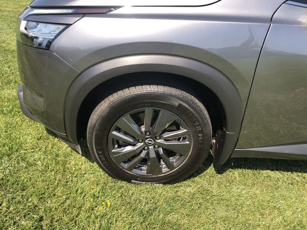 Used 2022 Nissan Pathfinder SV image 10