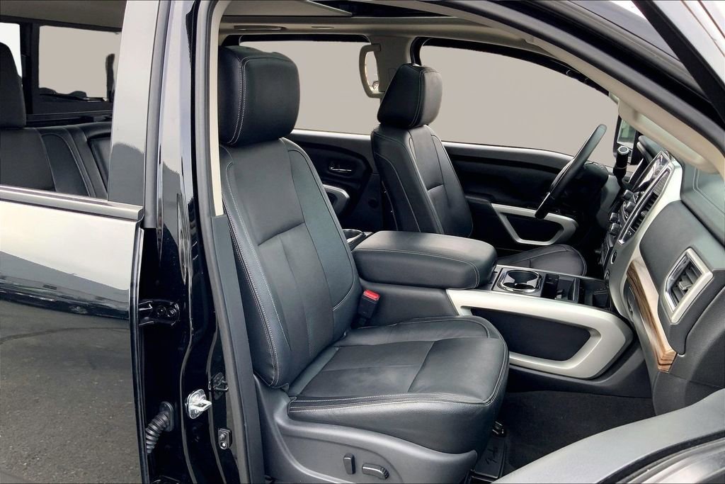 Used 2021 Nissan Titan SL w/ Moonroof Package image 20