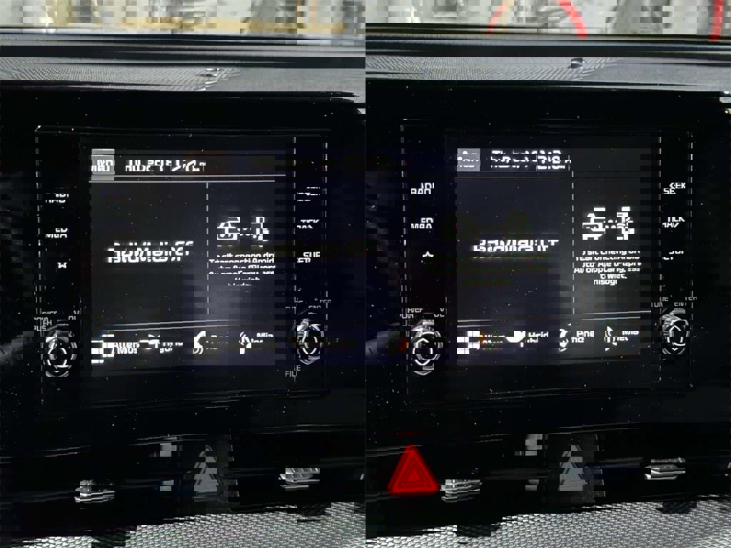 Used 2023 Kia Sportage LX image 19