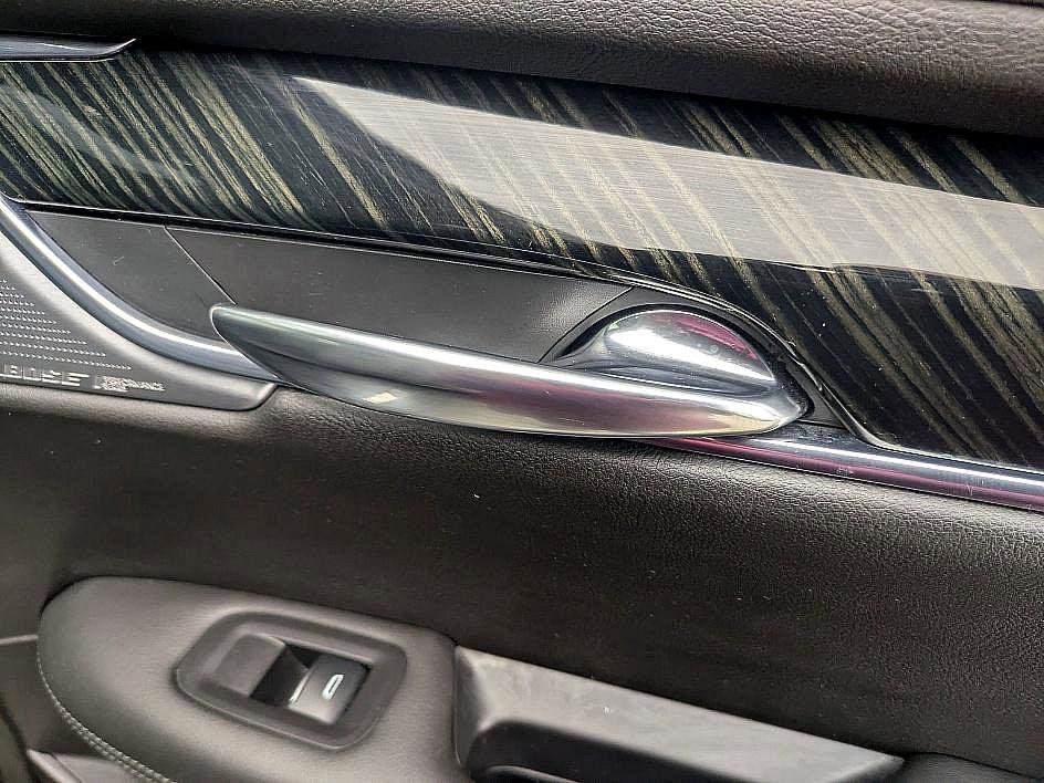 Used 2020 Cadillac XT6 Premium Luxury image 33