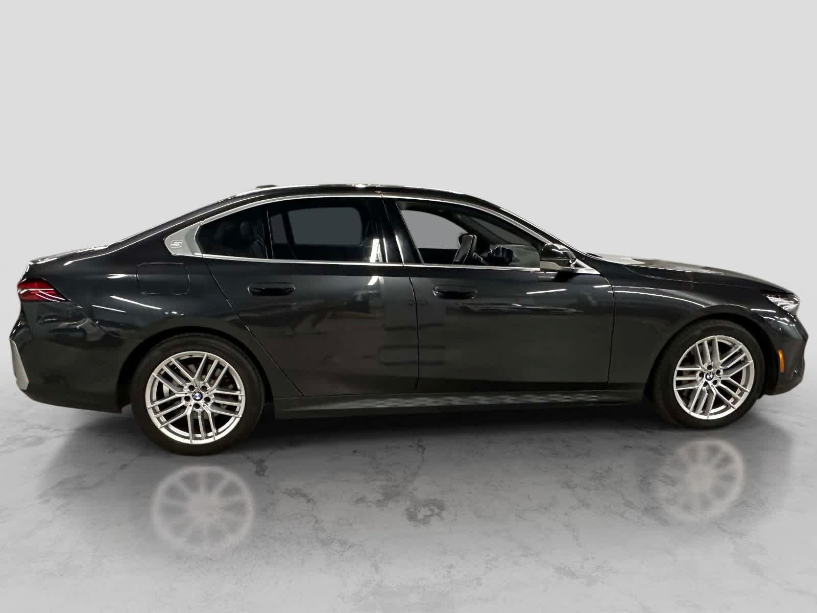 Used 2024 BMW 530i xDrive w/ Convenience Package AWD/4WD image 6