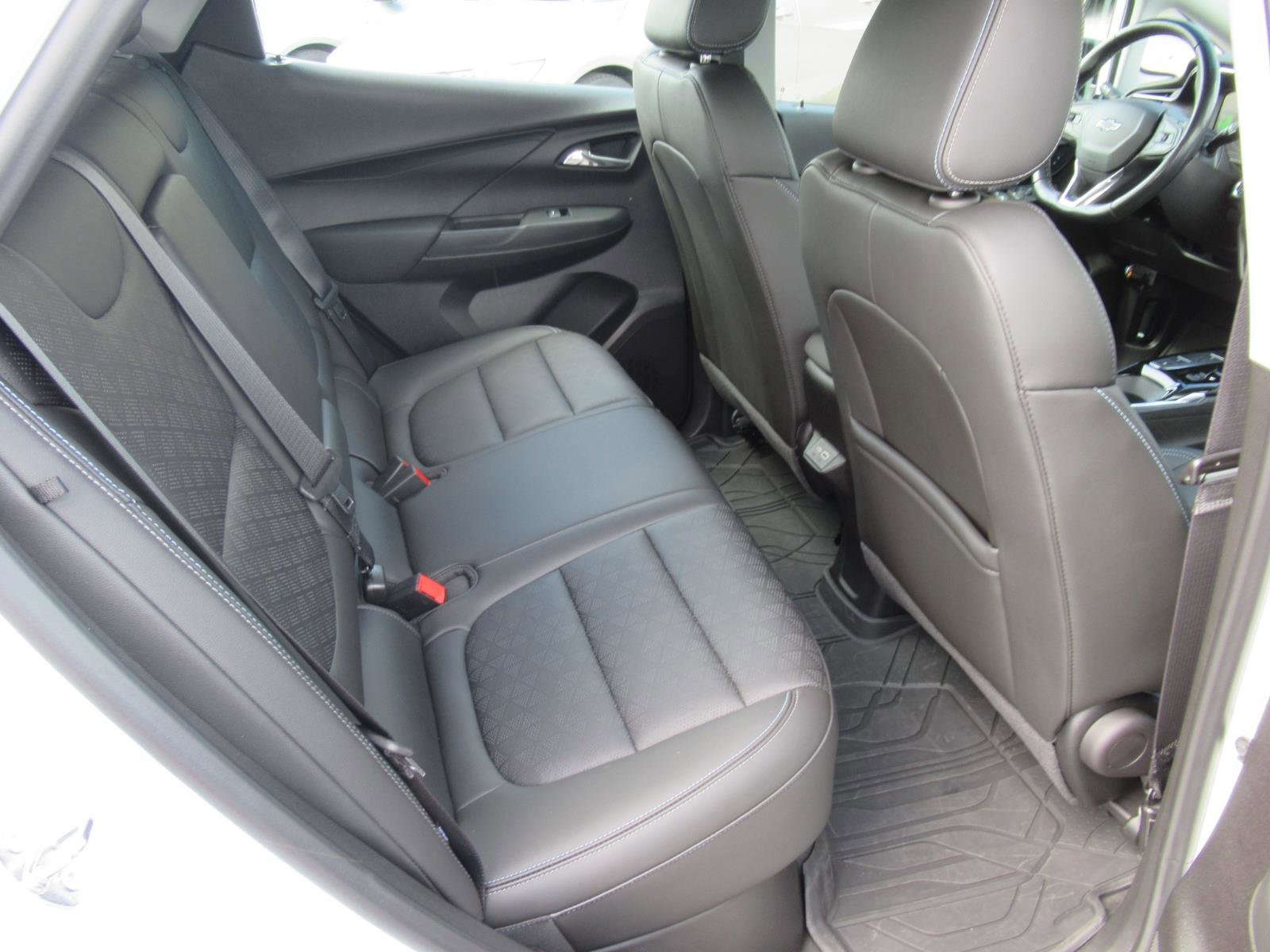 Used 2023 Chevrolet Bolt LT w/ Infotainment Package image 30