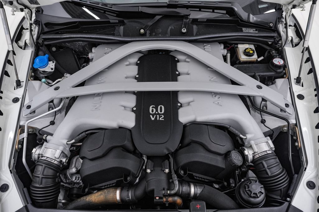 Used 2016 Aston Martin DB9 GT RWD image 40