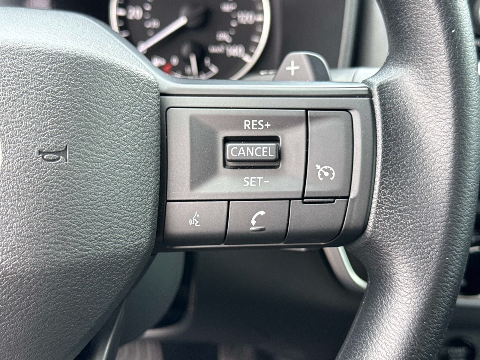 Used 2026 Nissan Rogue S FWD image 29